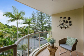 Coastal Apartment Steps from Miami Beach